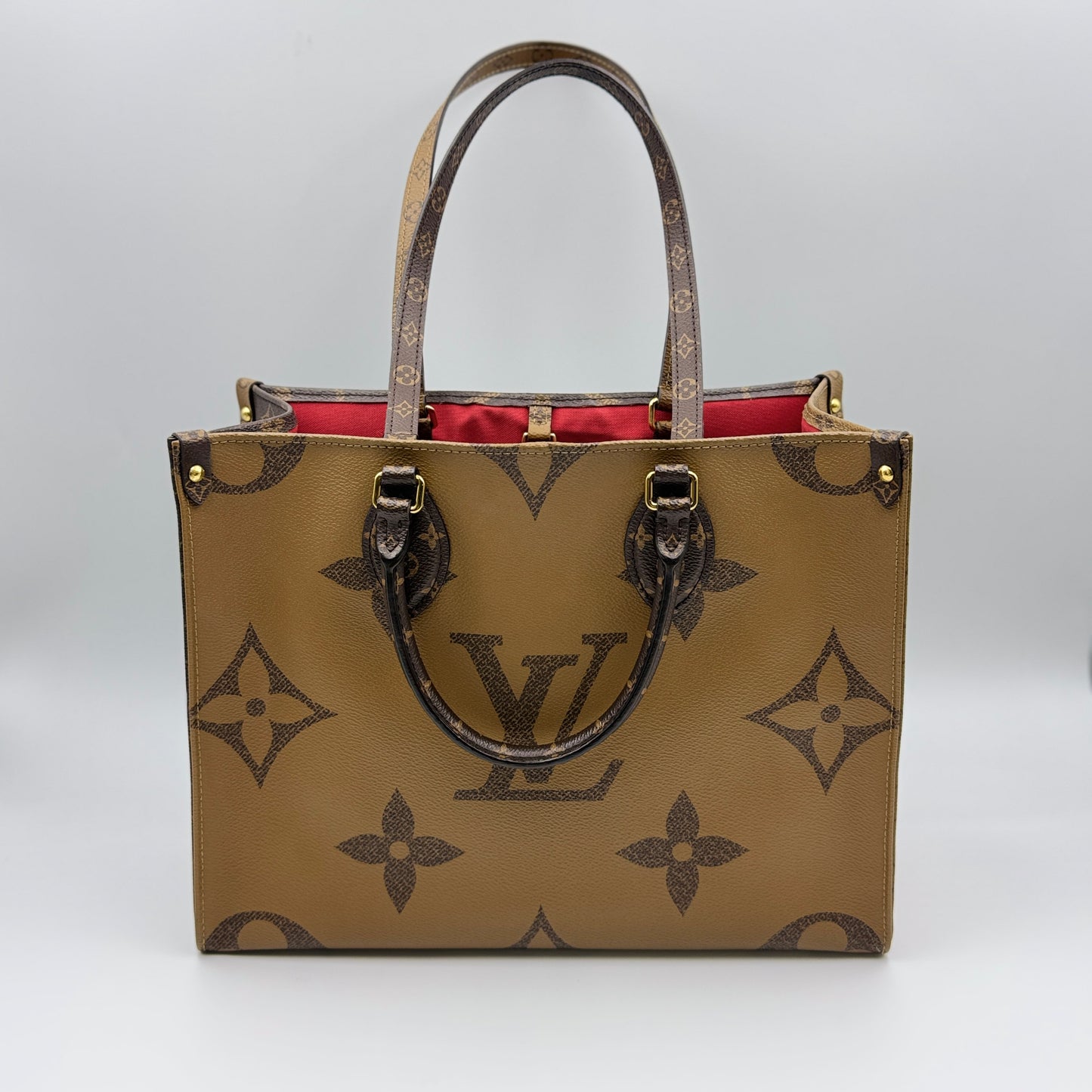 Reverse Monogram Giant Onthego MM