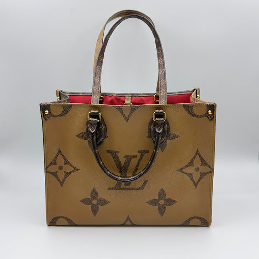 Reverse Monogram Giant Onthego MM