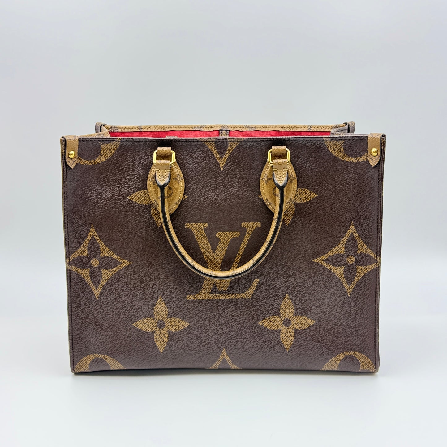 Reverse Monogram Giant Onthego MM