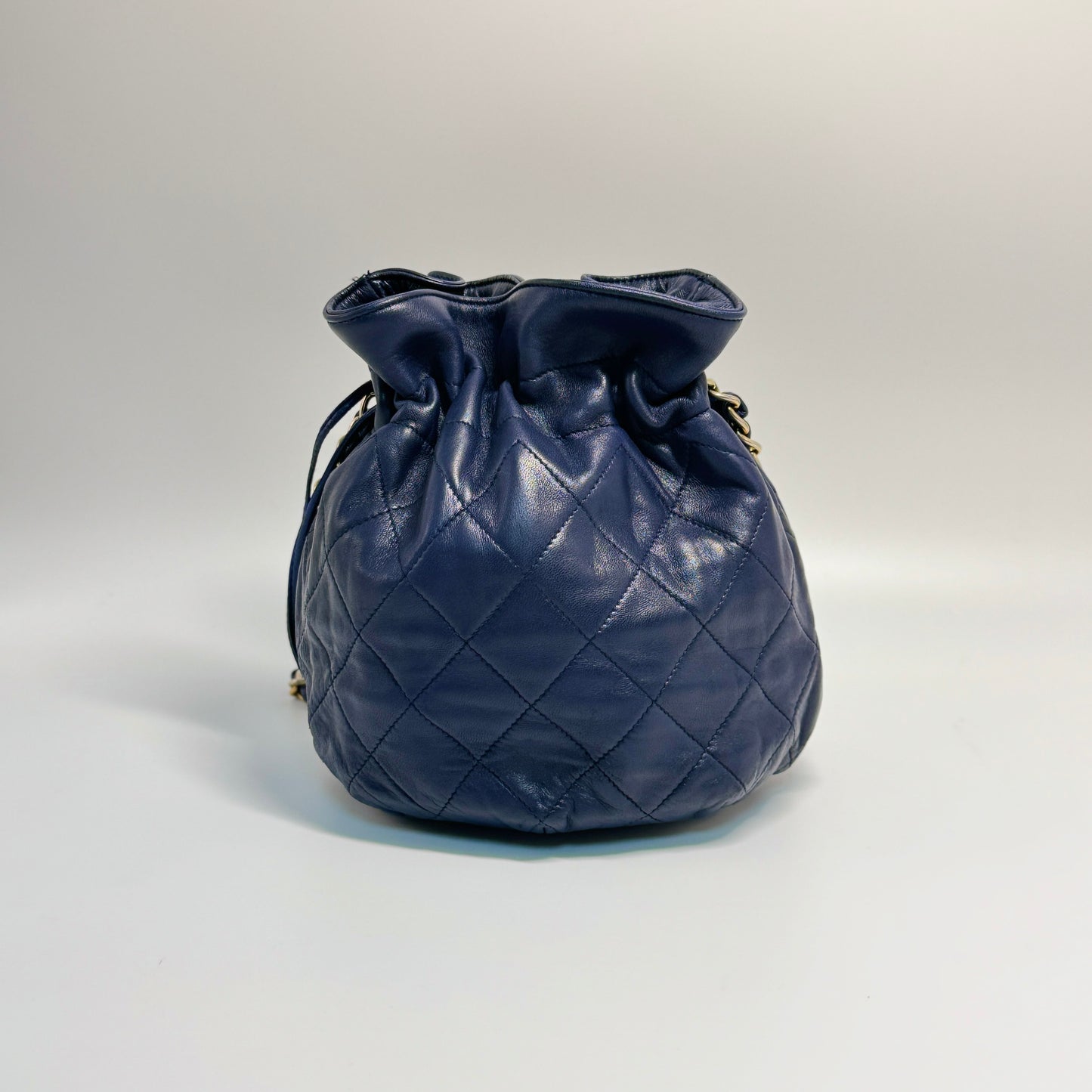 Shoulder Bag Matelasse Drawstring Type Chain Shoulder Lambskin Navy Gold-Tone Hardware