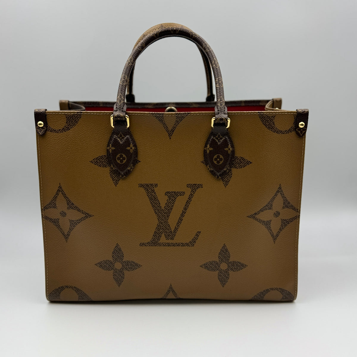 Louis Vuitton Reverse Monogram Giant Onthego MM Microchipped — view 2 of 9 Reverse Monogram Giant Onthego MM Microchipped, view 2 of 9