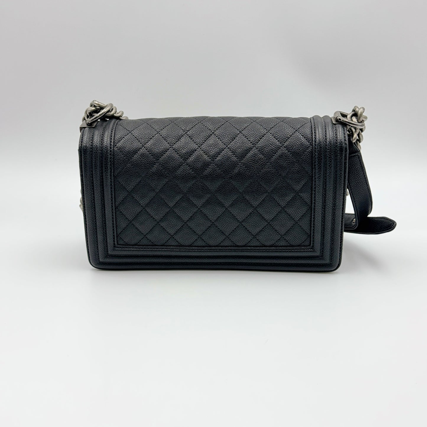 Caviar Quilted Old Medium Boy Flap Black