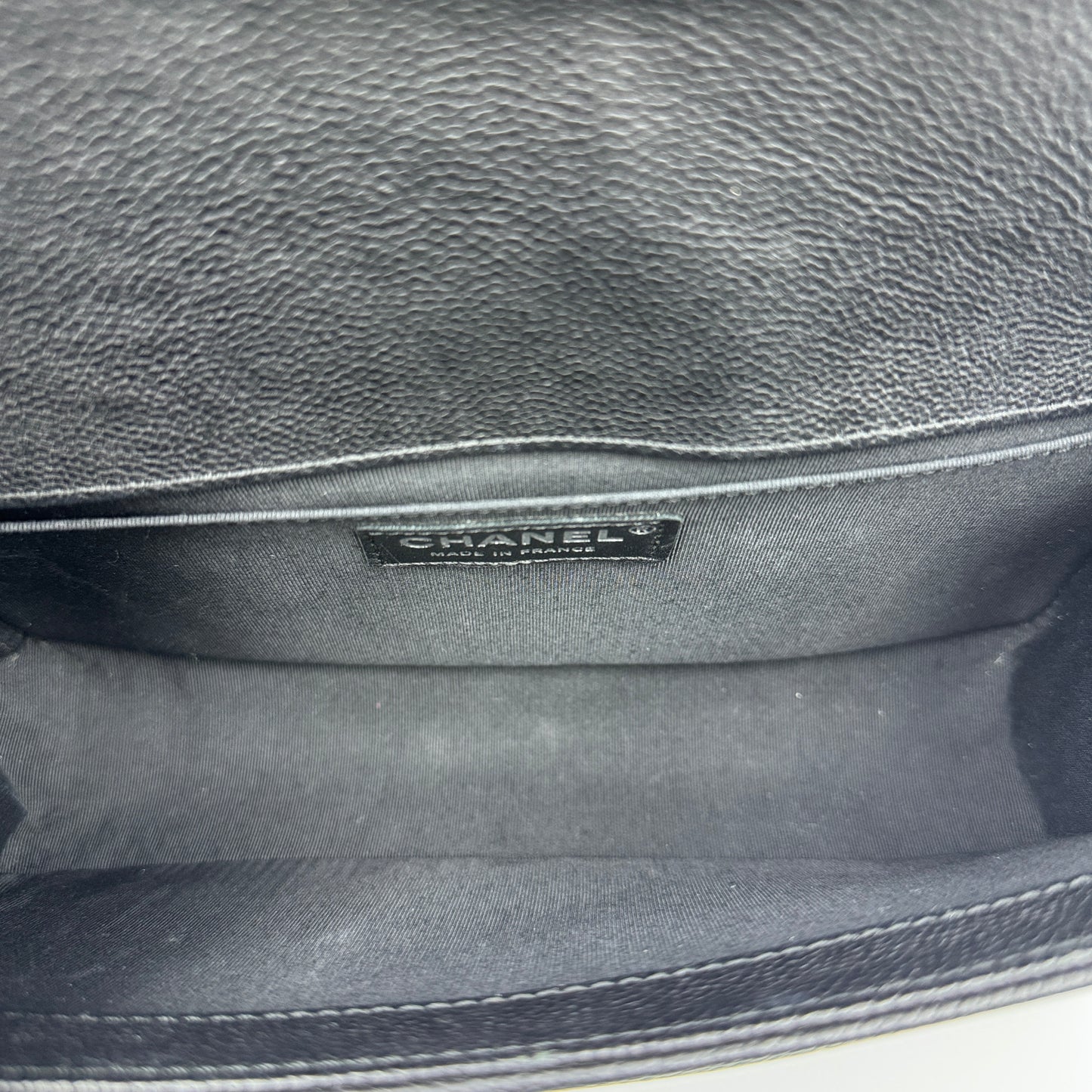 Caviar Quilted Old Medium Boy Flap Black