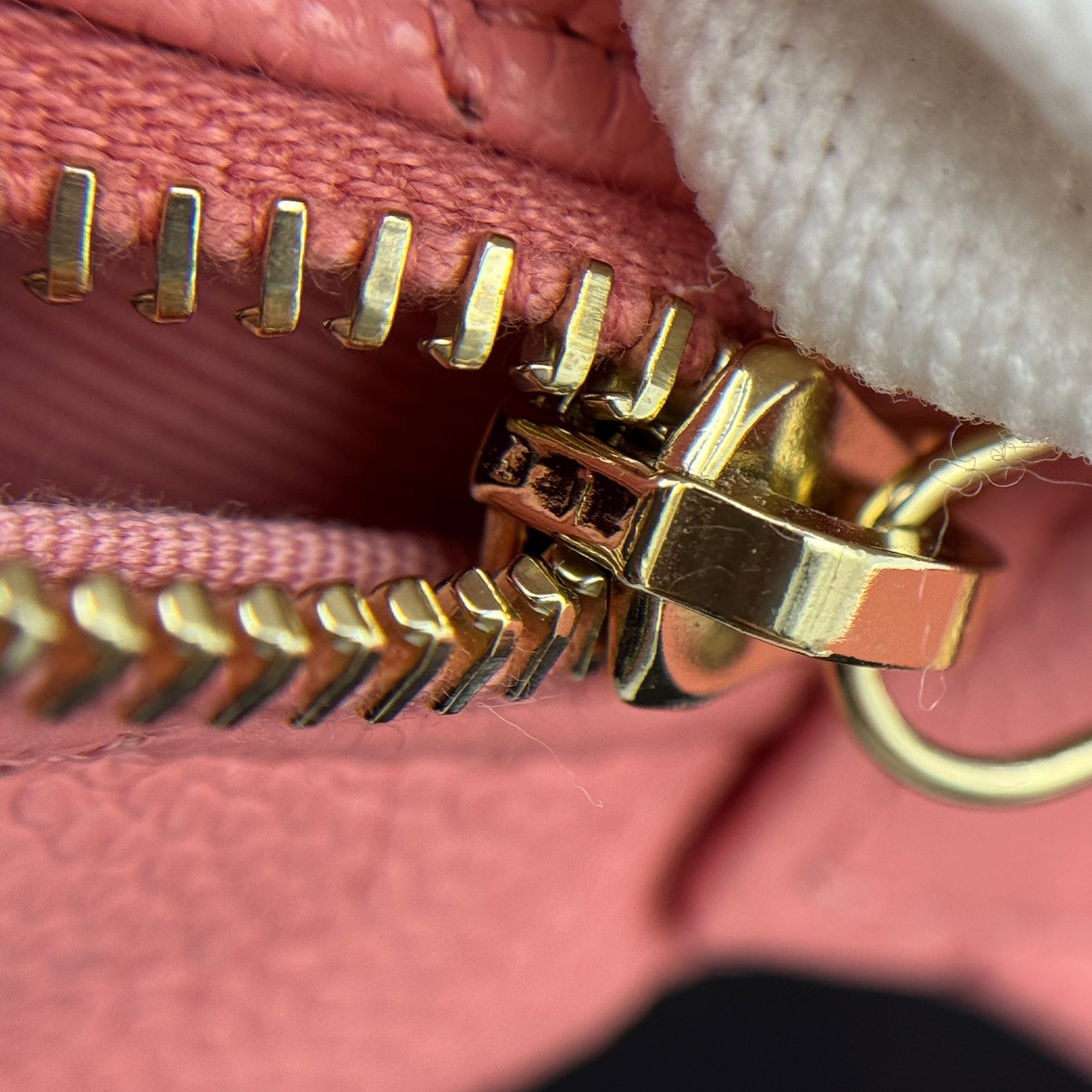 Caviar Quilted Hobo Pink (Year2025)