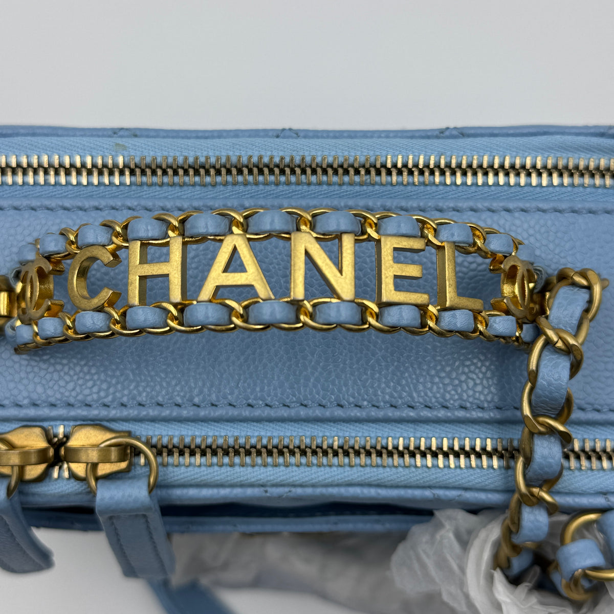 Chanel Small Pick Me Up Vanity Case Light Blue (Year 2022) — view 3 of 9 Small Pick Me Up Vanity Case Light Blue (Year 2022), view 3 of 9