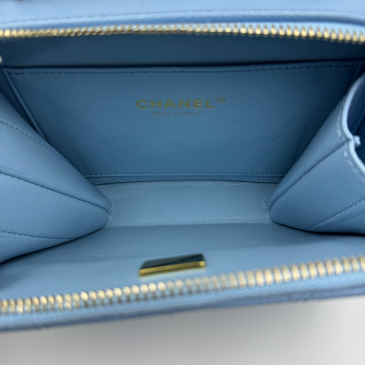 Chanel Small Pick Me Up Vanity Case Light Blue (Year 2022) — view 4 of 9 Small Pick Me Up Vanity Case Light Blue (Year 2022), view 4 of 9