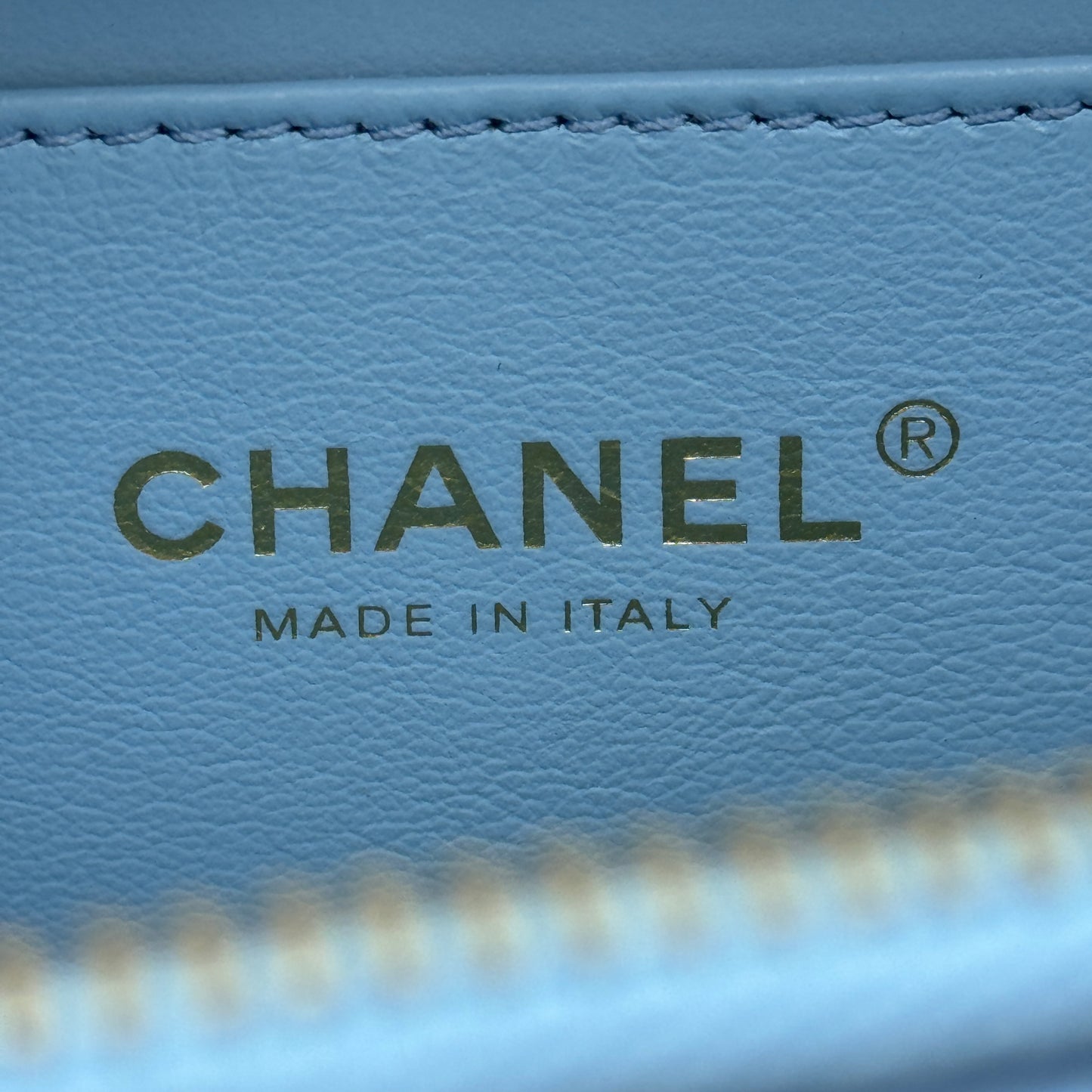 Small Pick Me Up Vanity Case Light Blue (Year 2022)