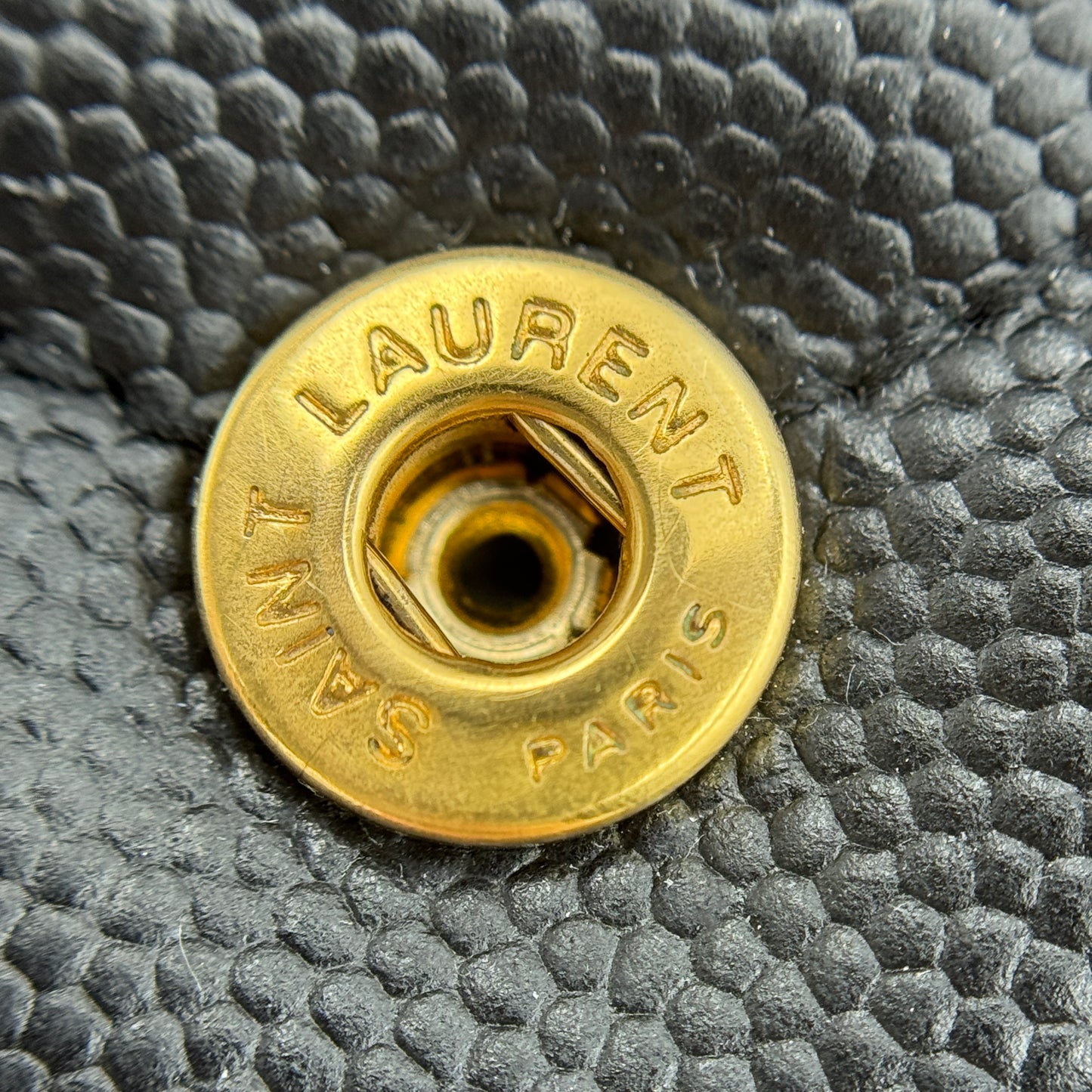 CLASSIC CASSANDRE CHAIN WALLET IN GRAIN DE POUDRE LEATHER