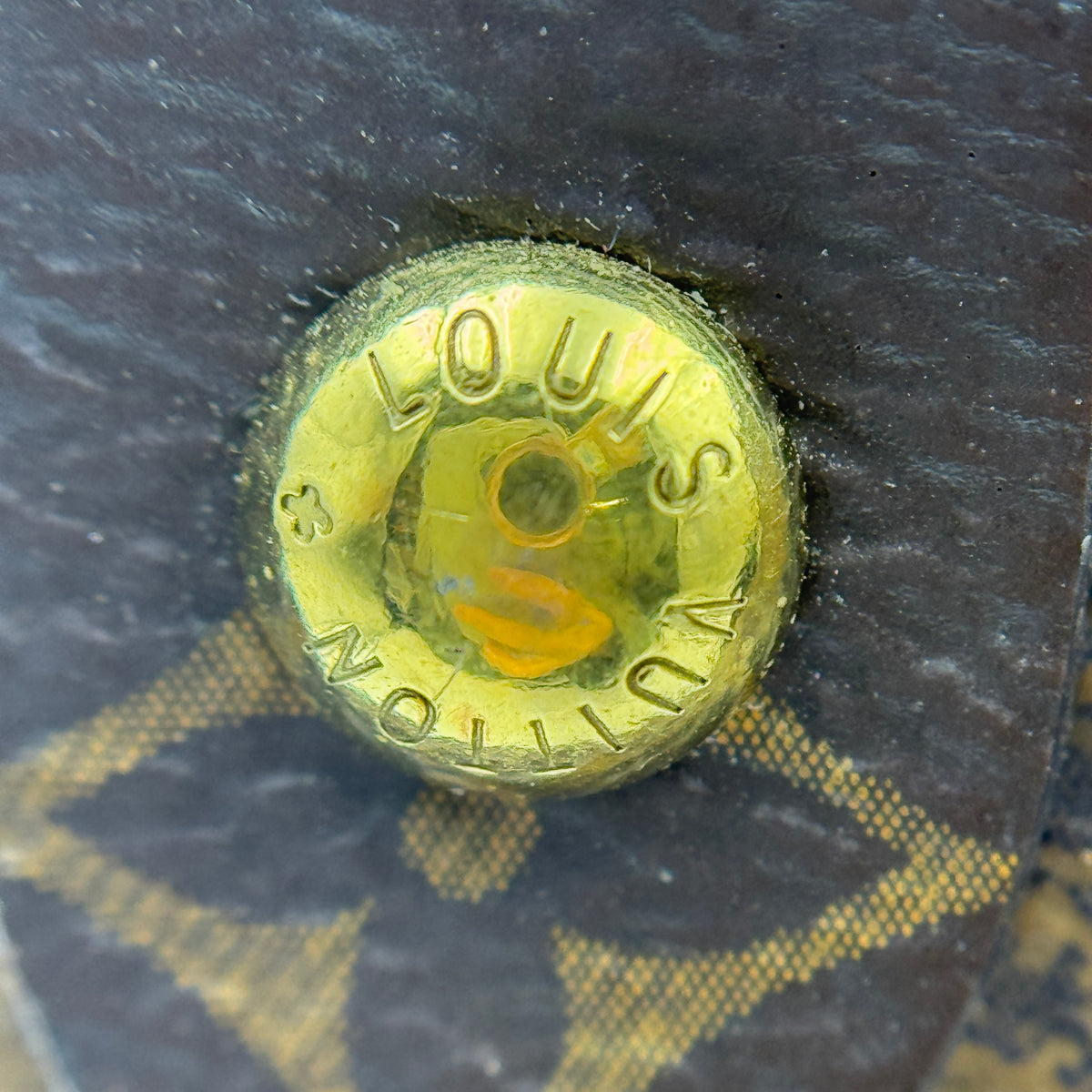 Louis Vuitton Reverse Monogram Giant Onthego MM Microchipped — view 3 of 9 Reverse Monogram Giant Onthego MM Microchipped, view 3 of 9
