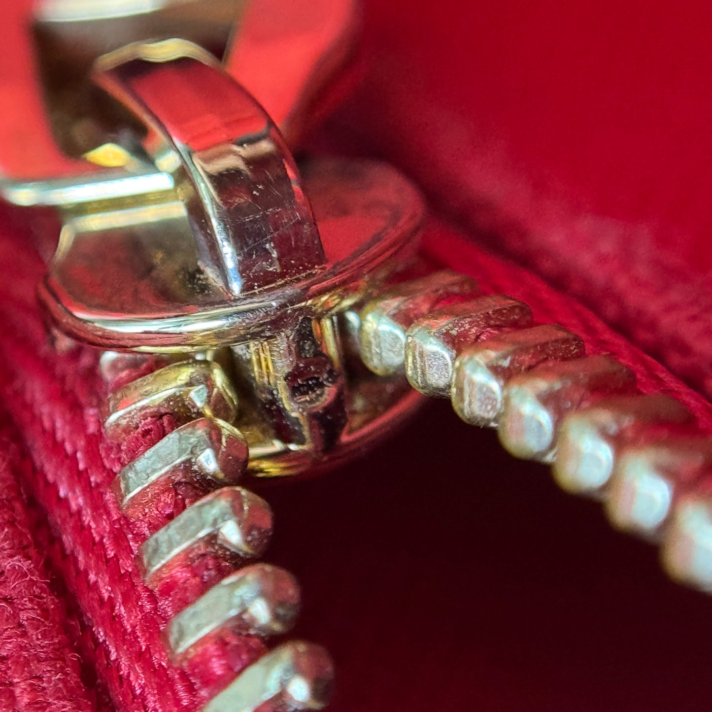 Reverse Monogram Giant Onthego MM Microchipped