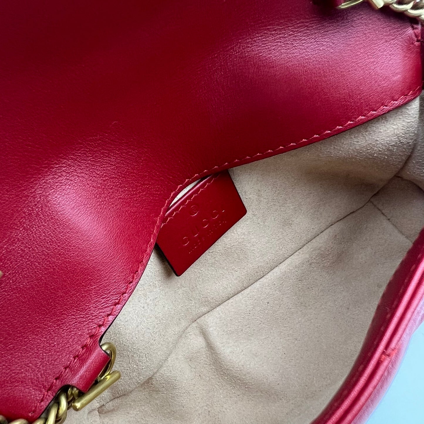 Calfskin Matelasse Super Mini GG Marmont Shoulder Bag Red