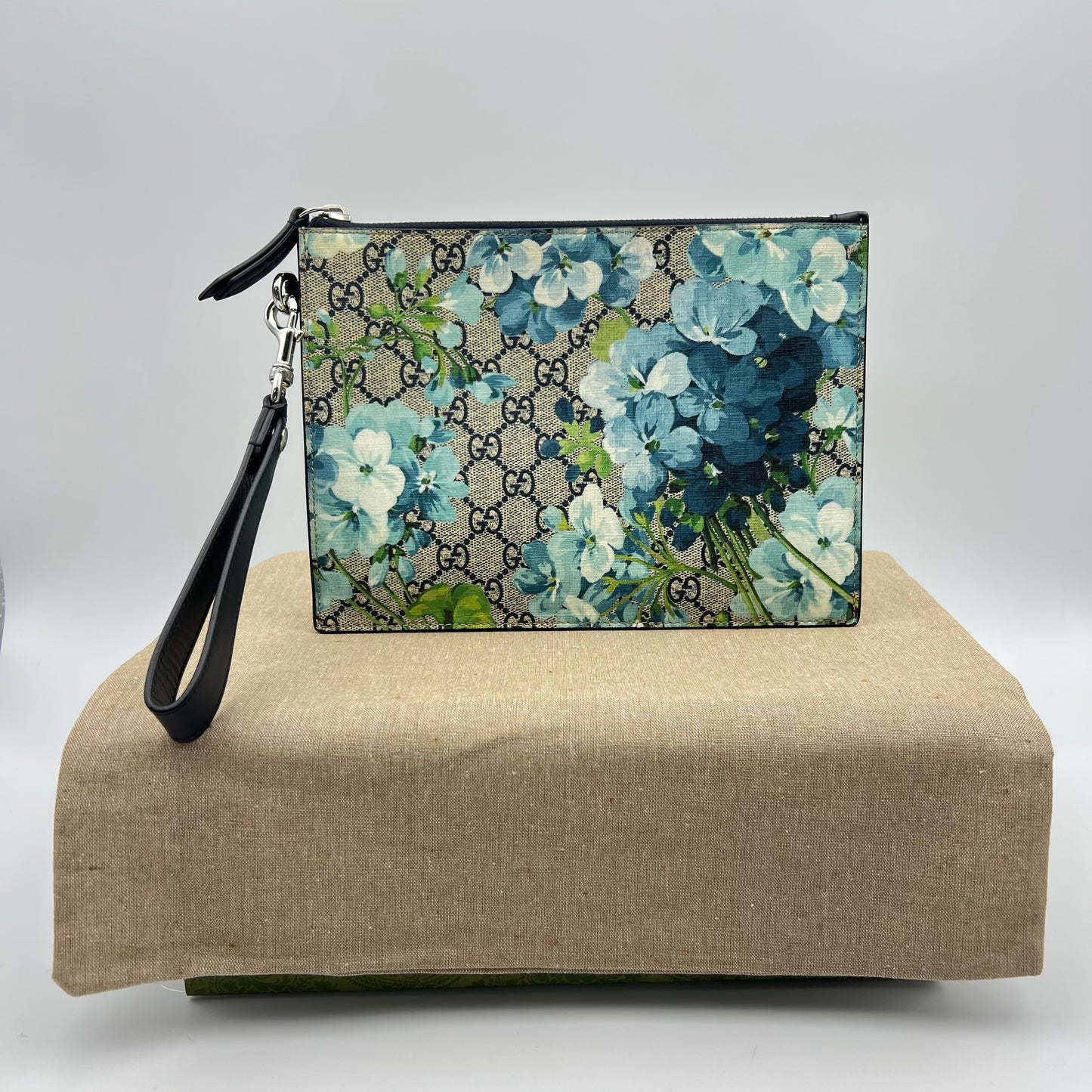 GG Supreme Blooms Wristlet Clutch