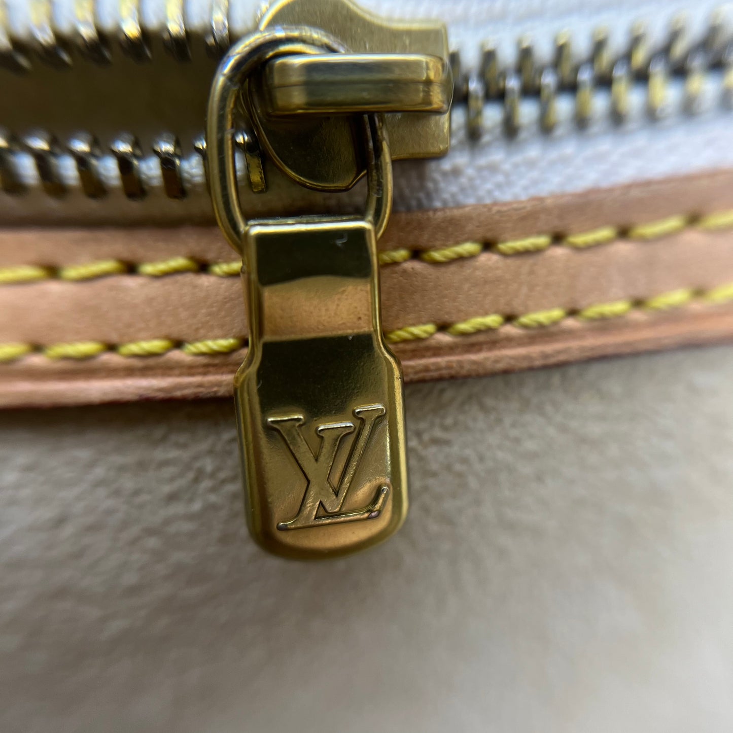 Damier Azur Hampstead MM