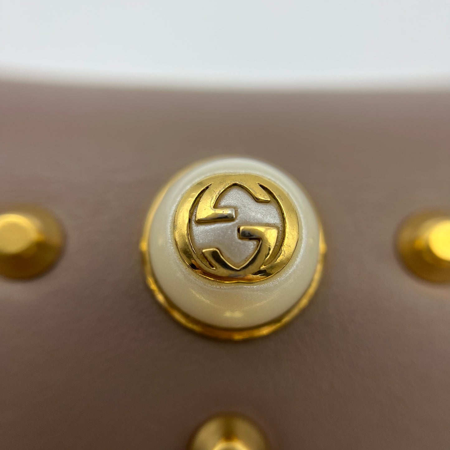 Faux Pearl Padlock Beige Pink