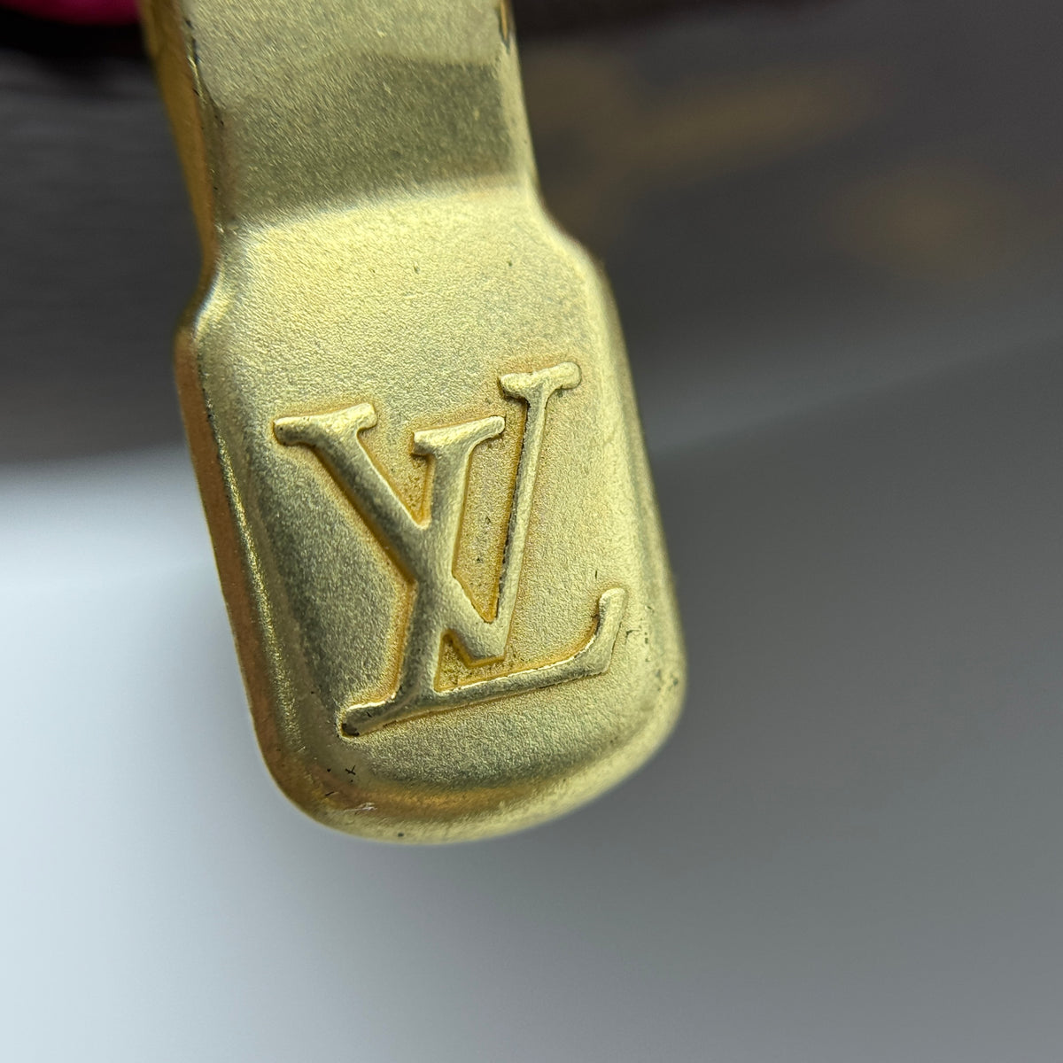 Louis Vuitton Monogram Neverfull MM — view 4 of 9 Monogram Neverfull MM, view 4 of 9