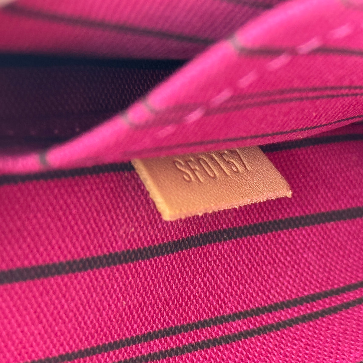 Louis Vuitton Monogram Neverfull MM — view 7 of 9 Monogram Neverfull MM, view 7 of 9