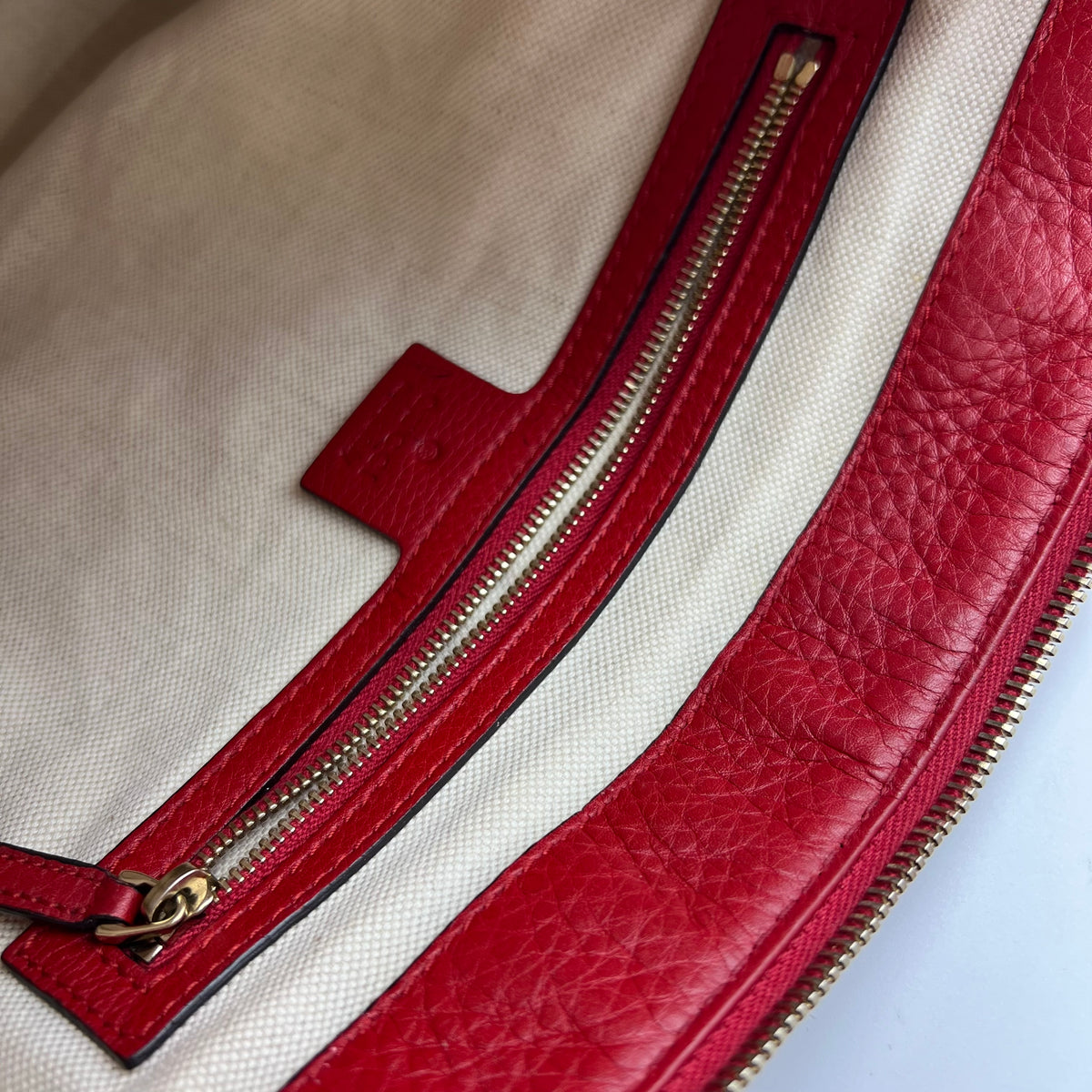 Gucci RED PEBBLED LEATHER BELLA TOTE BAG — view 8 of 9 RED PEBBLED LEATHER BELLA TOTE BAG, view 8 of 9