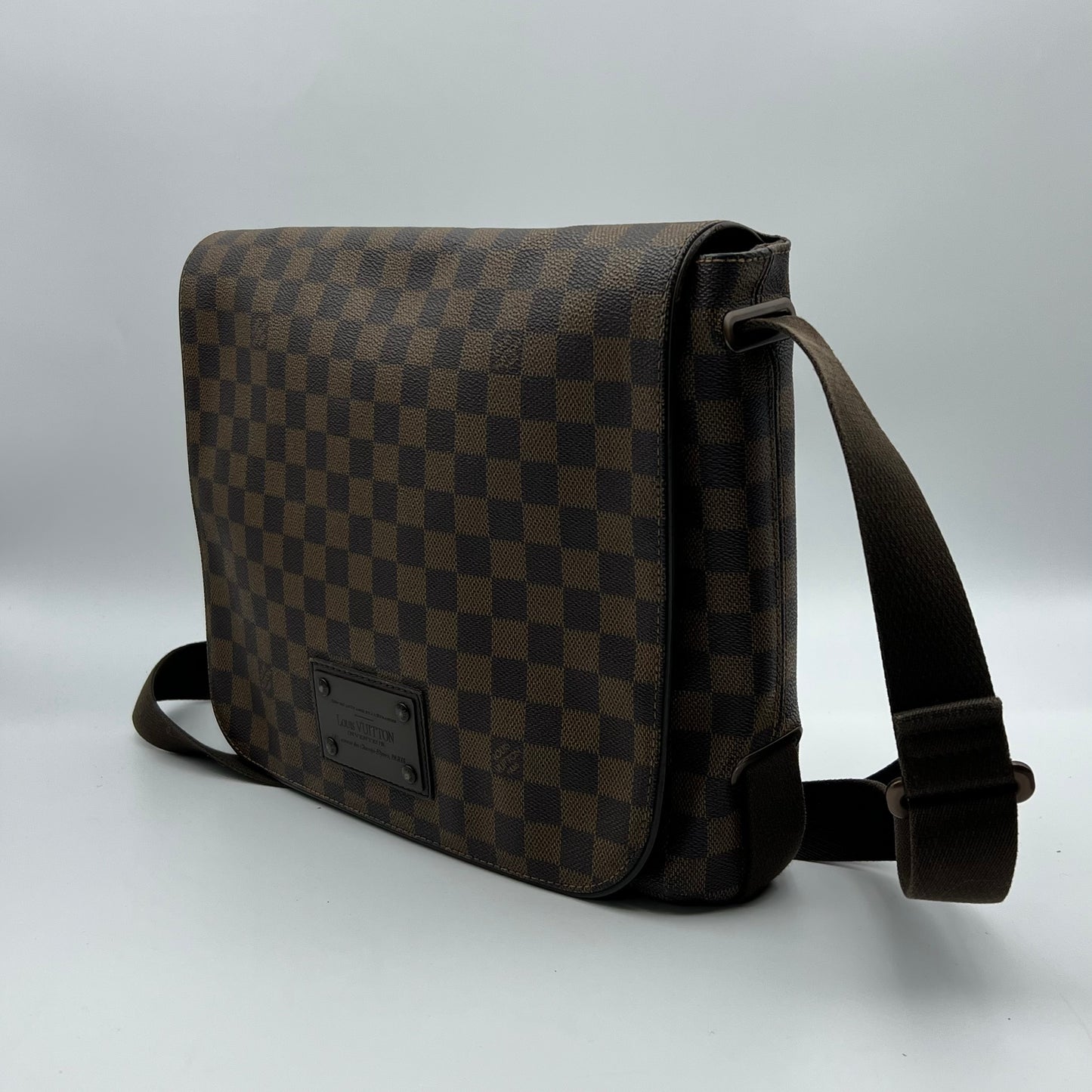 Damier Ebene Canvas Brooklyn Messenger Bag