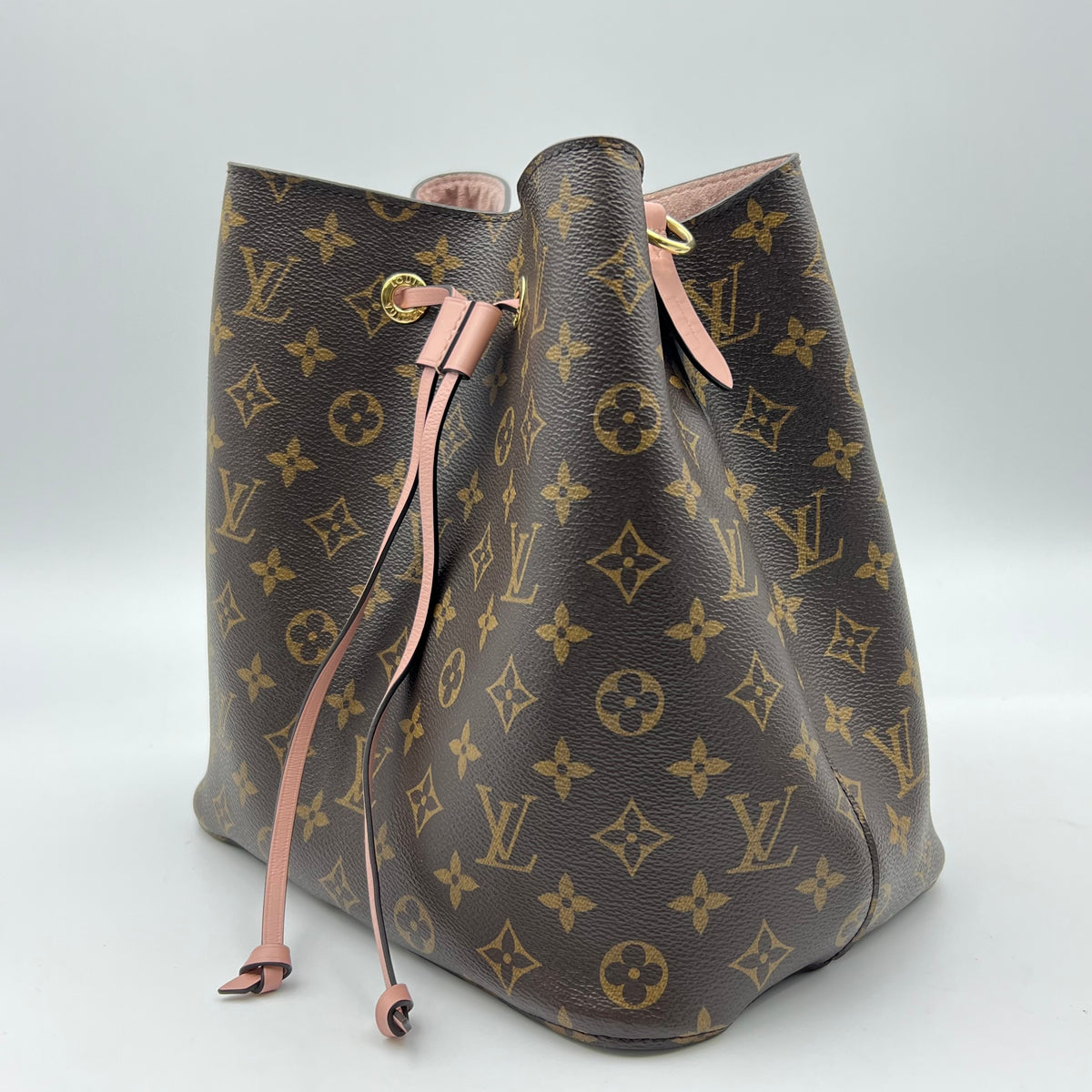 Louis Vuitton Monogram Neonoe MM Rose Poudre — view 3 of 7 Monogram Neonoe MM Rose Poudre, view 3 of 7