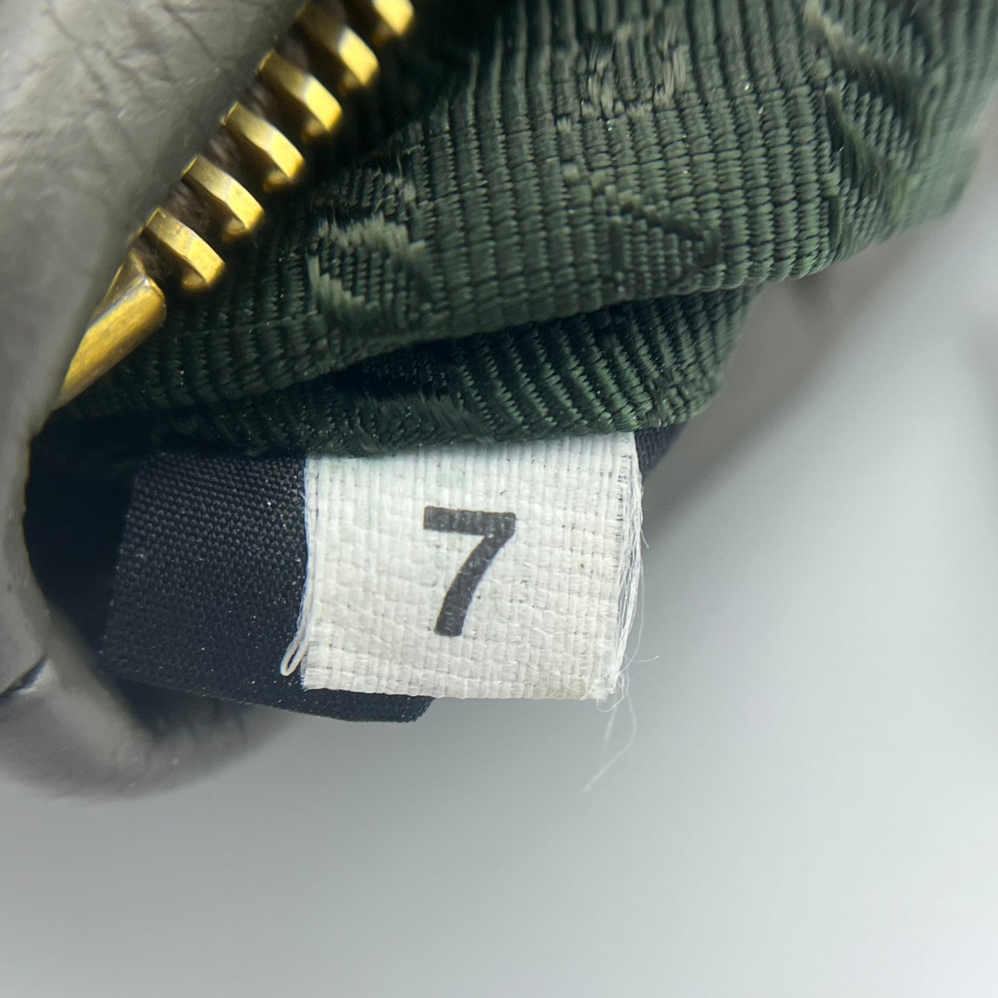 City Calf Leather Clutch Grey