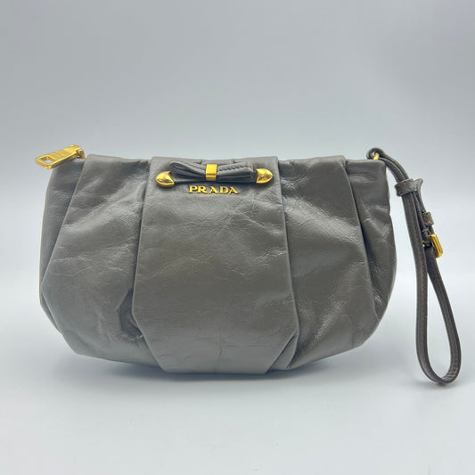City Calf Leather Clutch Grey