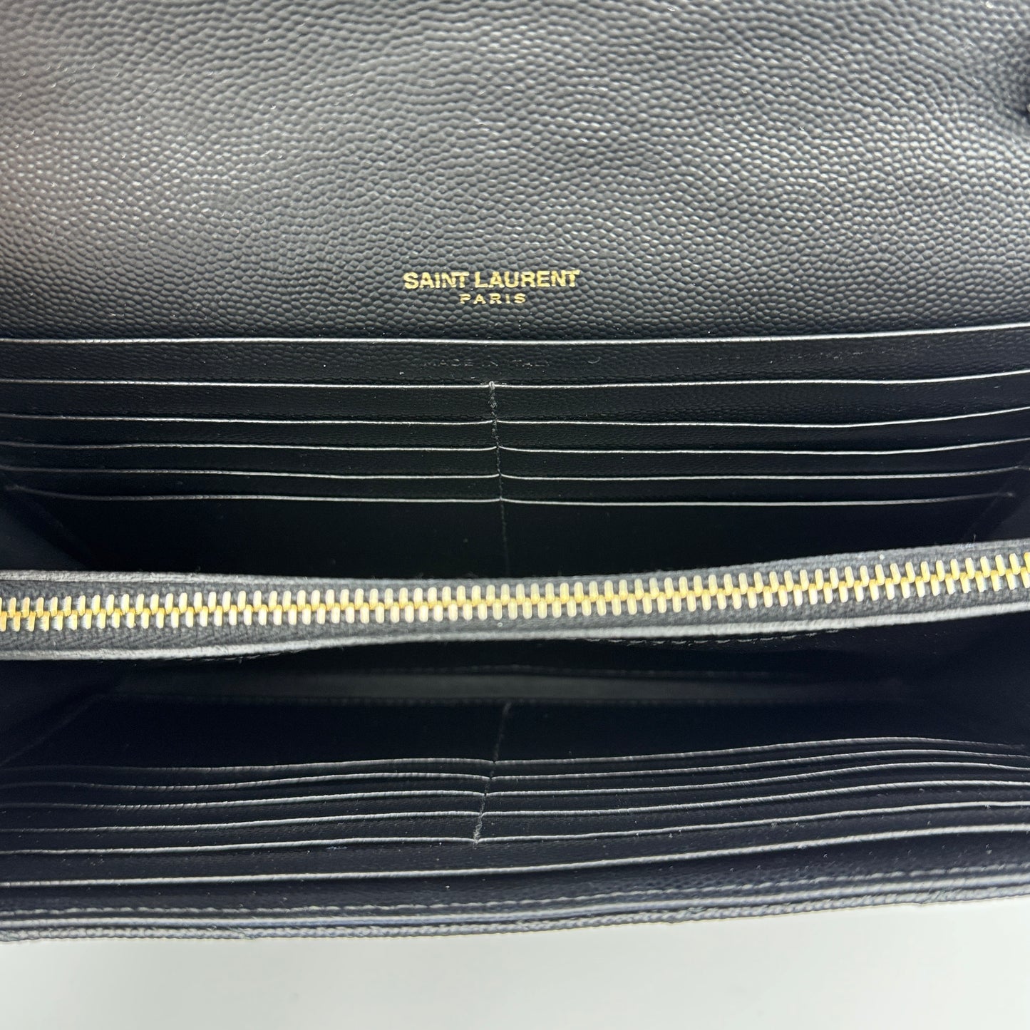 CLASSIC CASSANDRE CHAIN WALLET IN GRAIN DE POUDRE LEATHER