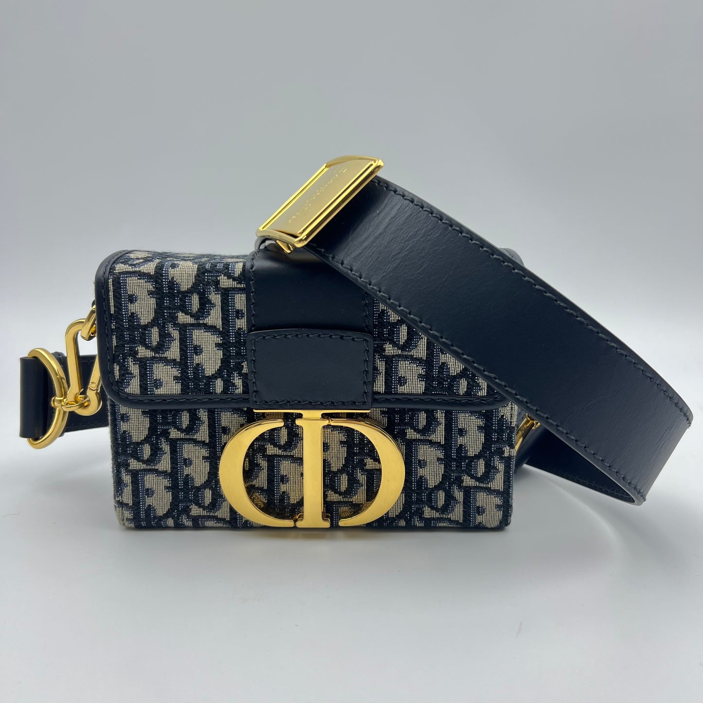 Oblique 30 Montaigne Box Bag Blue