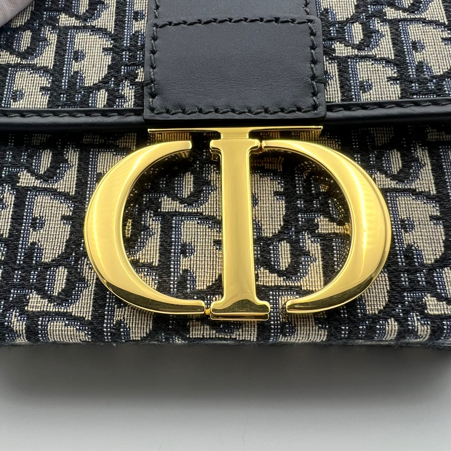 Oblique 30 Montaigne Box Bag Blue
