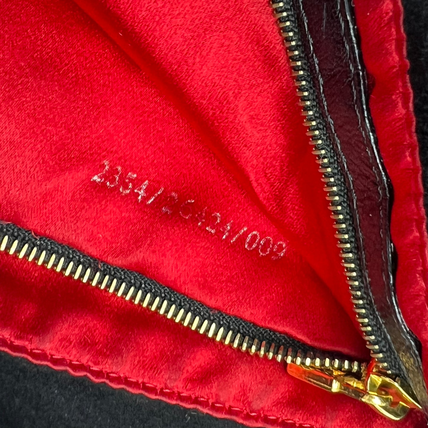 Suede Baguette Vintage Black