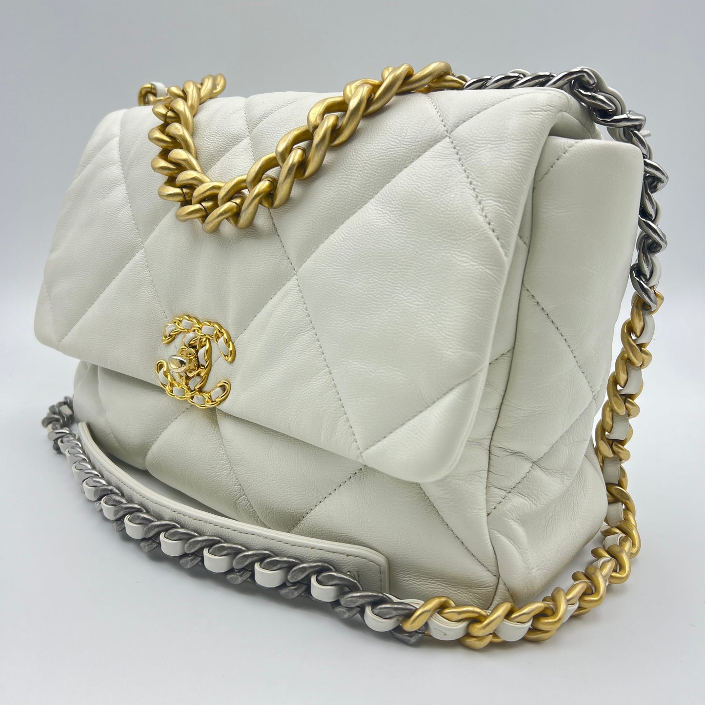 Lambskin Quilted Medium 19 Flap White