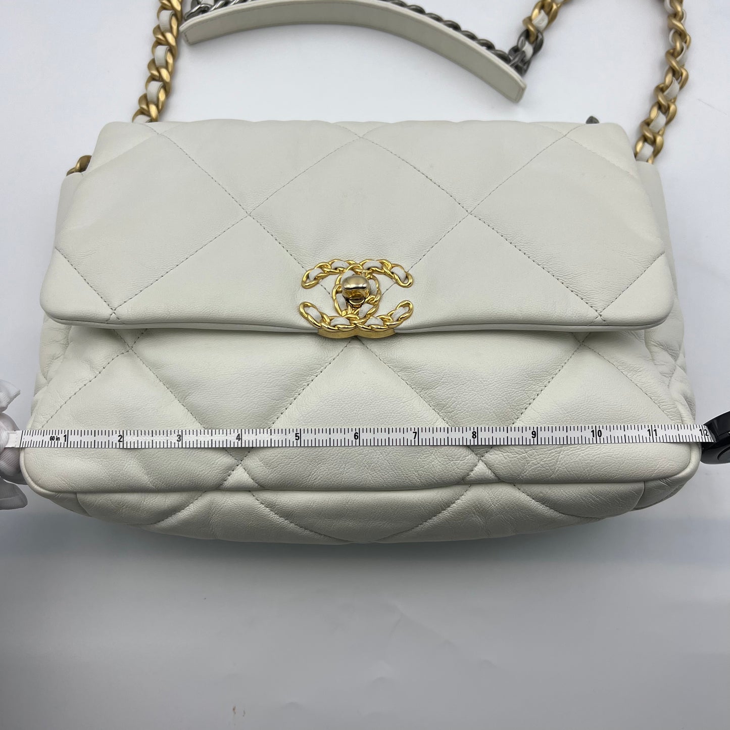 Lambskin Quilted Medium 19 Flap White