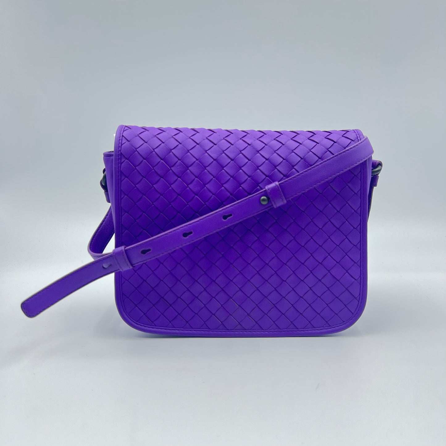 Intrecciato Messenger Bag Violet Purple