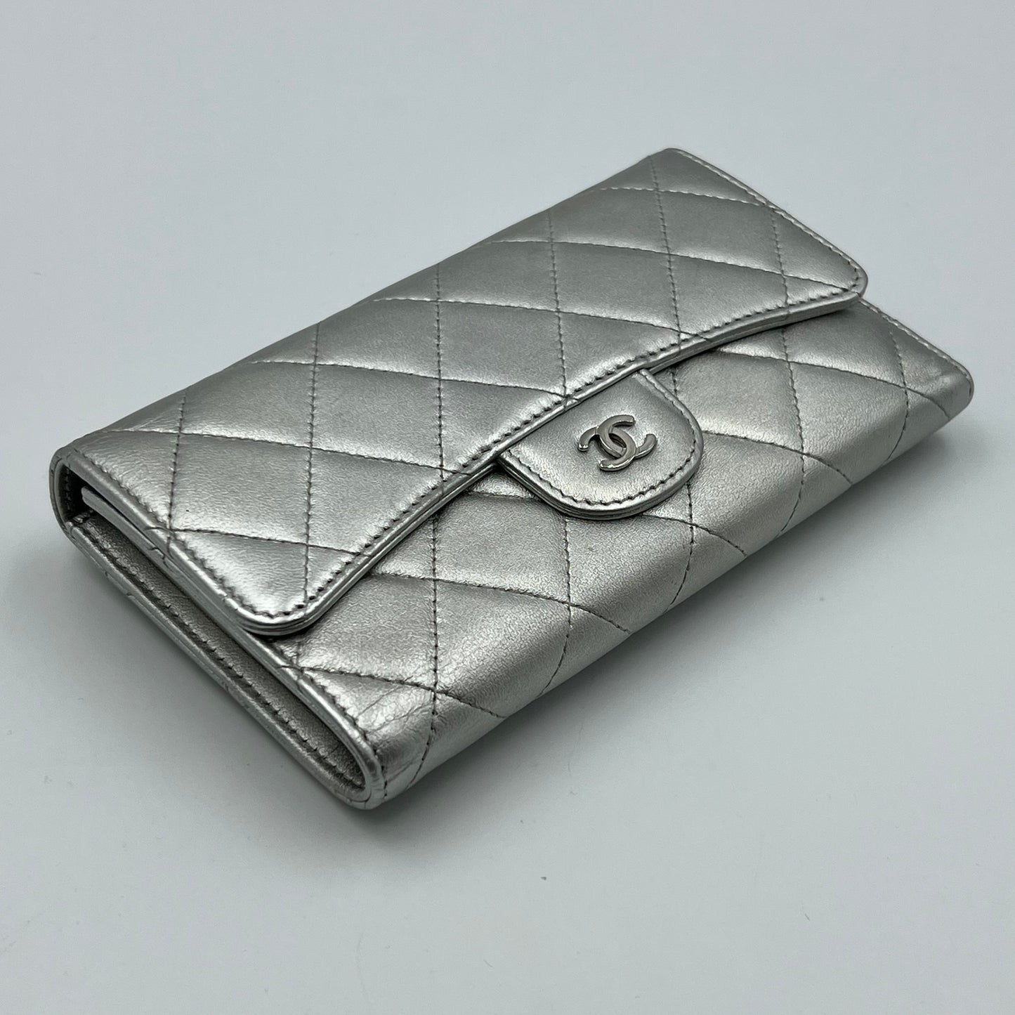 L-Flap Wallet Quilted Lambskin Long Silver