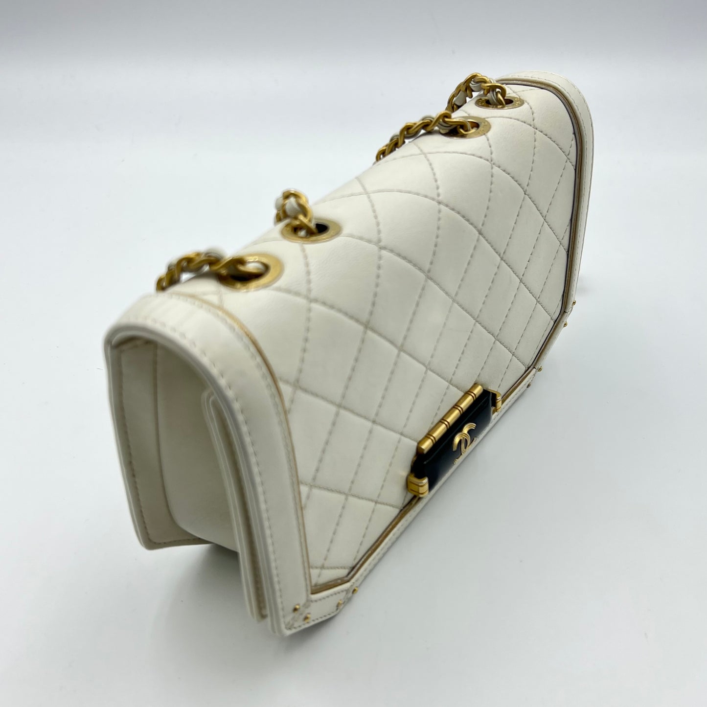 Chanel Timeless/classique leather crossbody bag