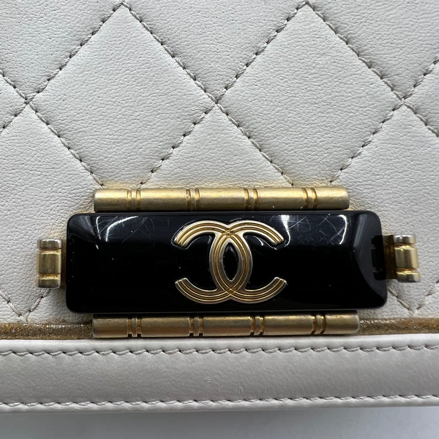 Chanel Timeless/classique leather crossbody bag