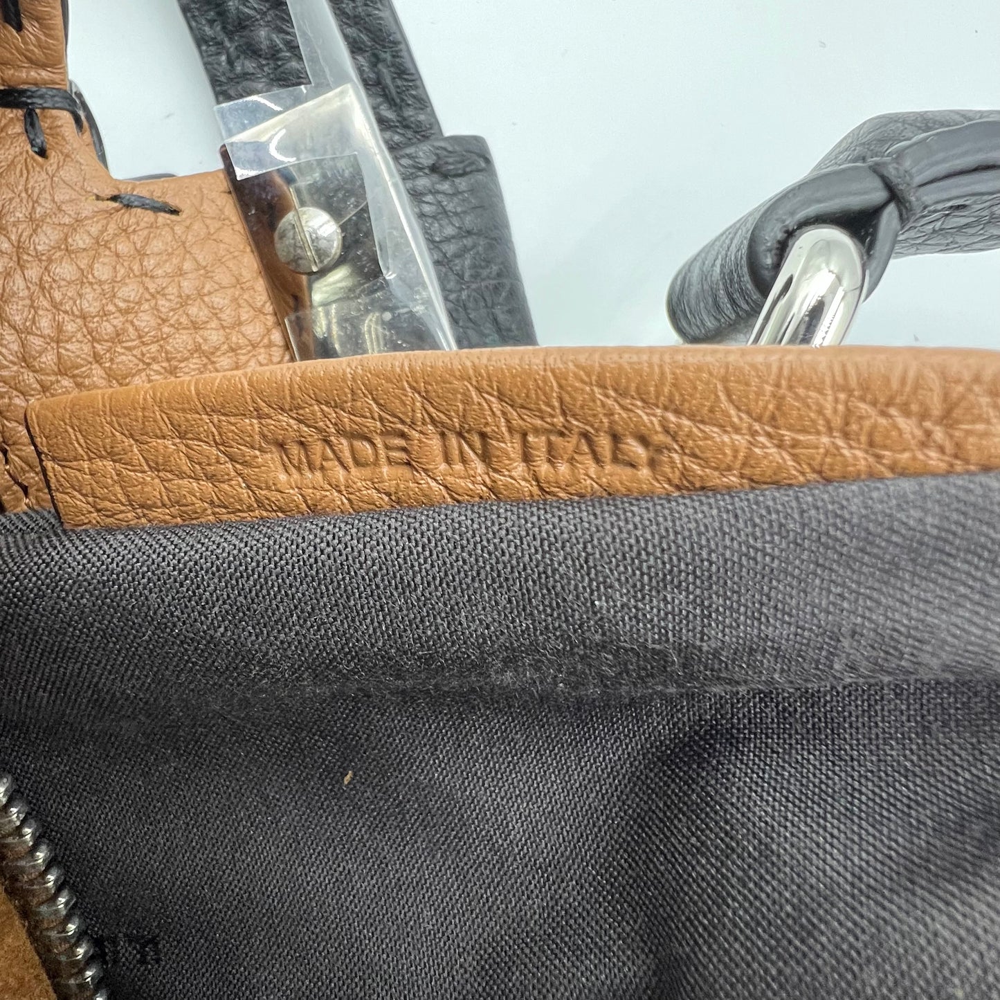 Peekaboo Bag Rigid Leather Regular Medium