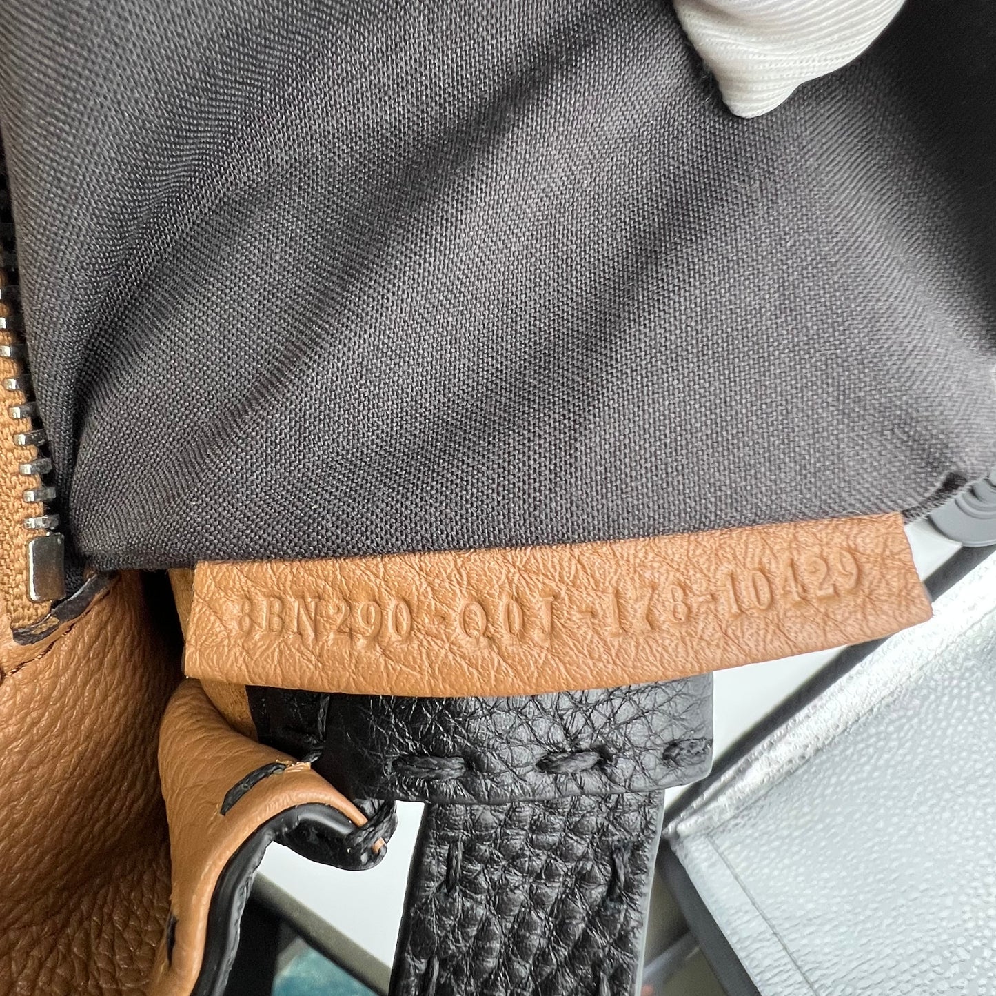 Peekaboo Bag Rigid Leather Regular Medium