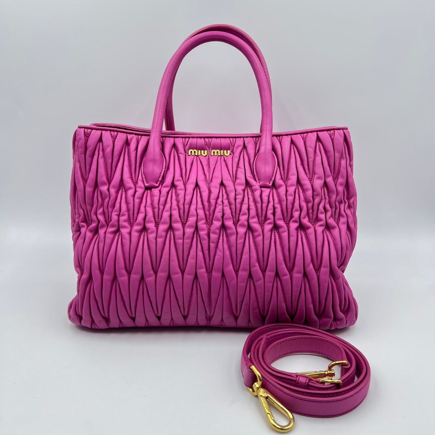 Matelasse 2WAY hand shoulder bag pink