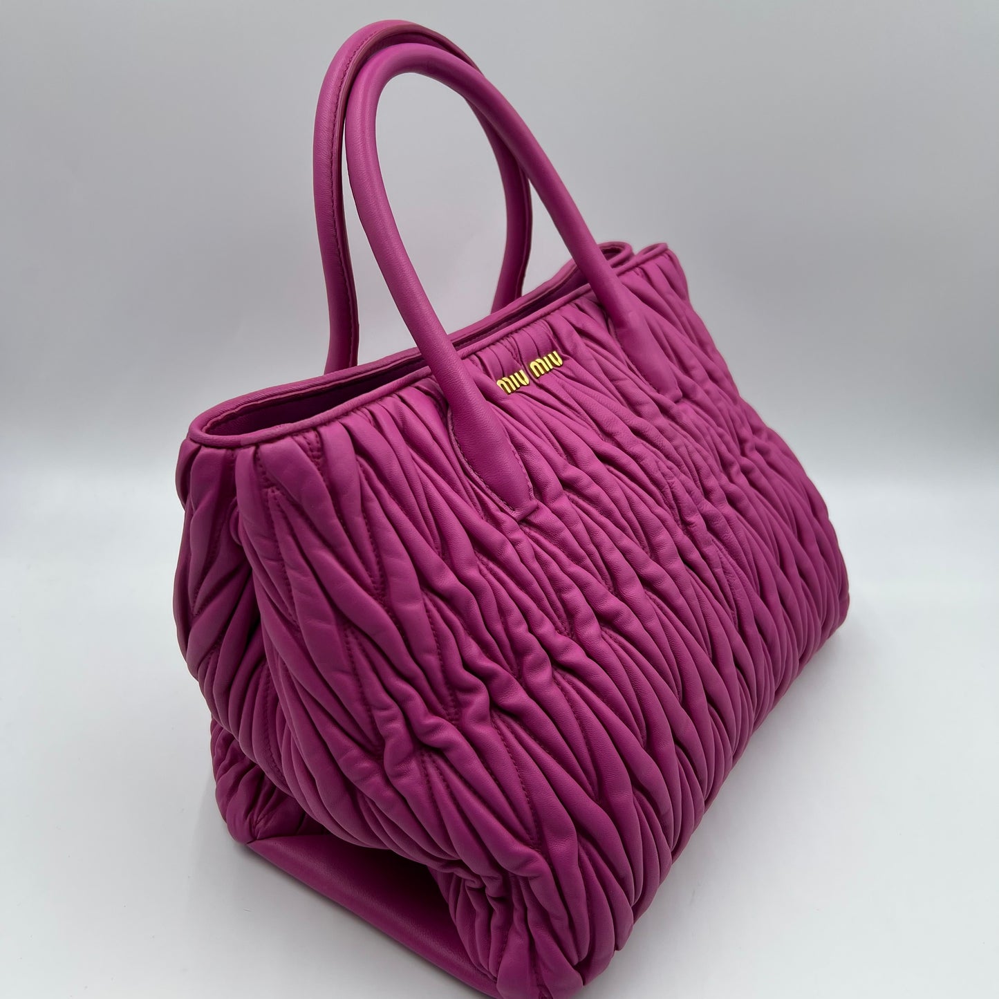 Matelasse 2WAY hand shoulder bag pink