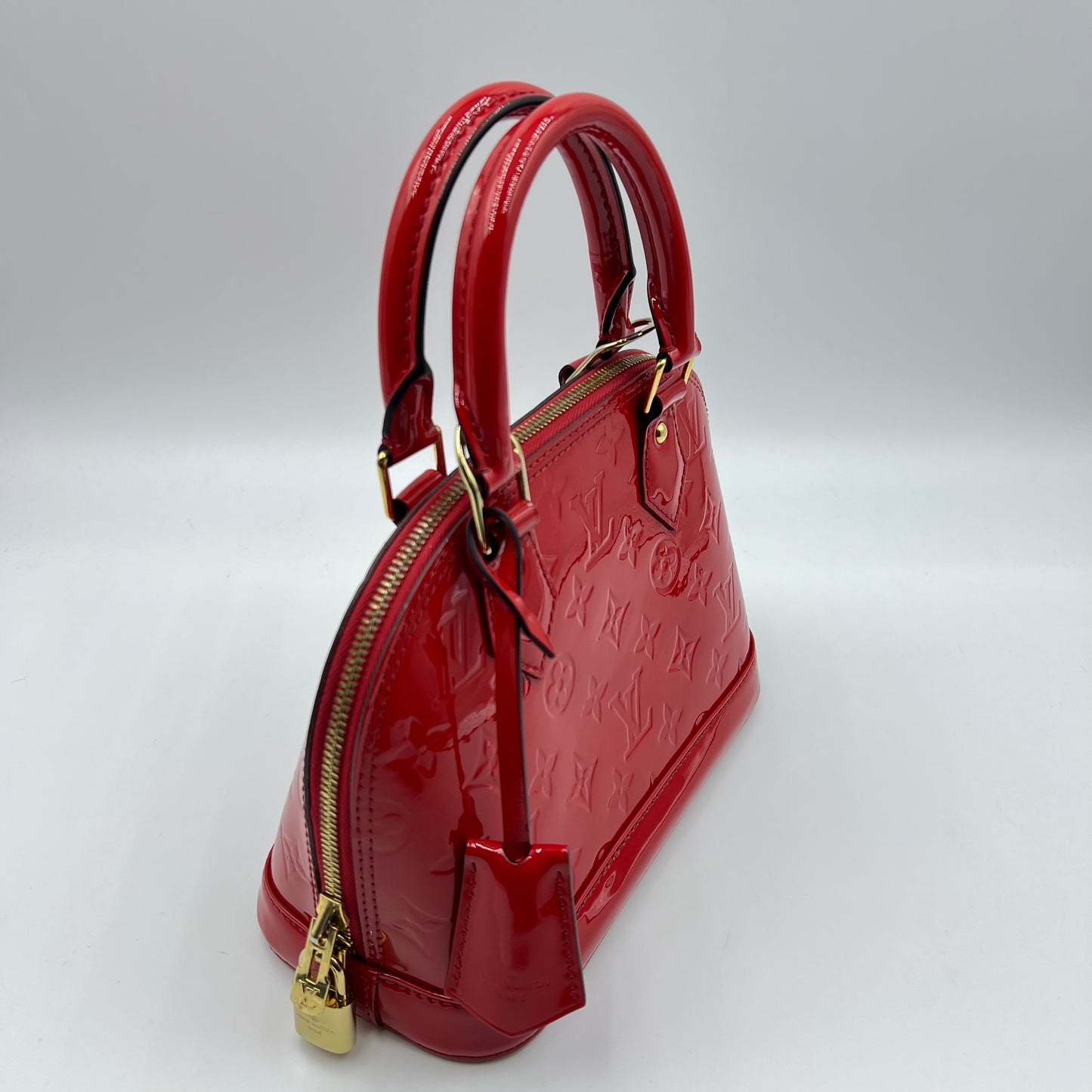 Vernis Patent Leather Alma BB Cherry