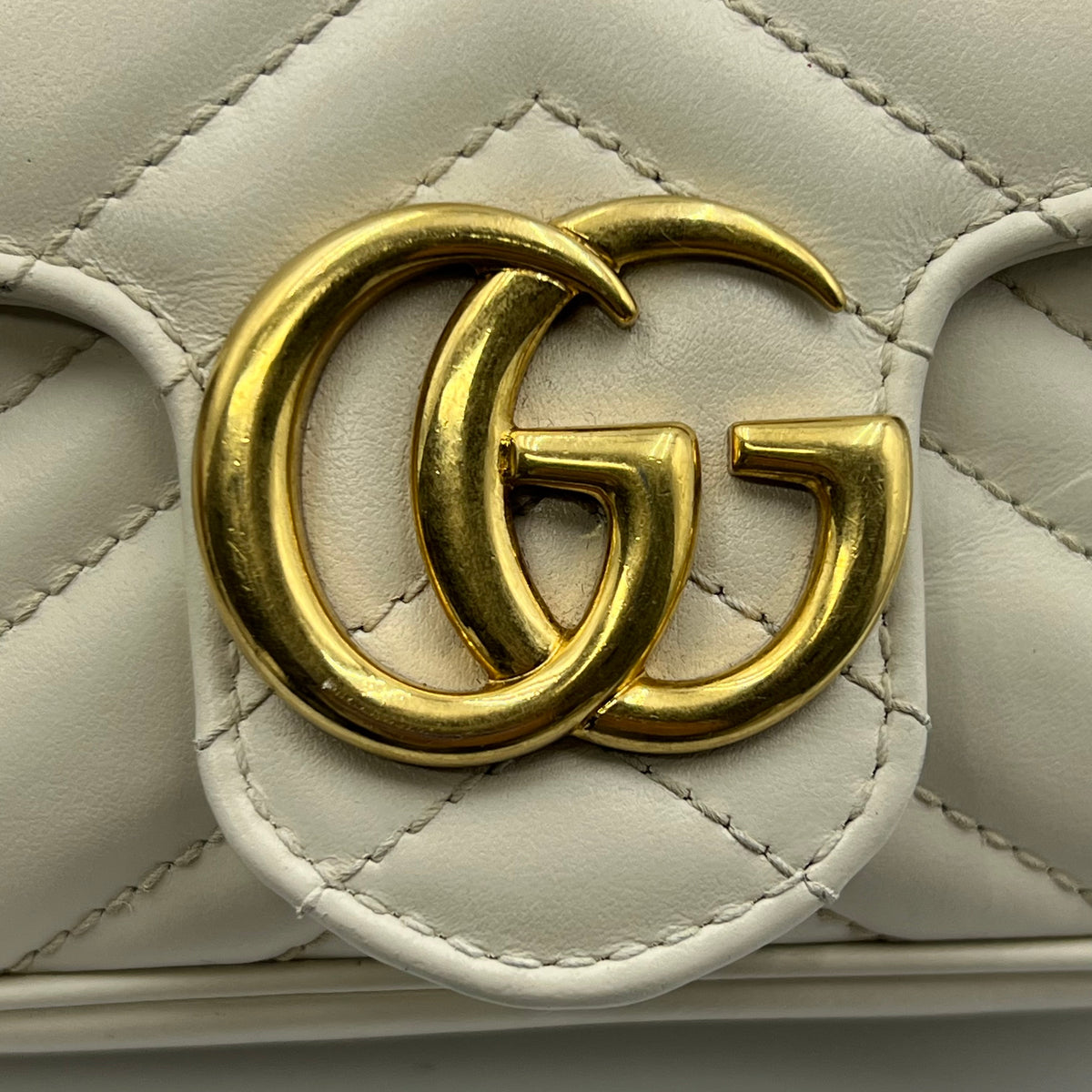 Gucci Calfskin Matelasse Super Mini GG Marmont Shoulder Bag White — view 4 of 8 Calfskin Matelasse Super Mini GG Marmont Shoulder Bag White, view 4 of 8
