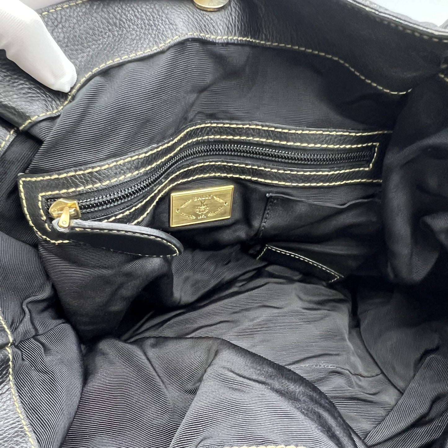 Bally of Switzerland black Caviar Italian leather shoulder bag