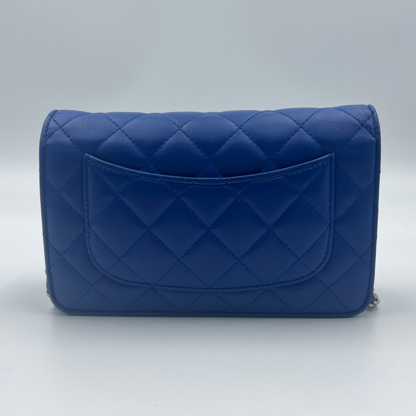 Classic Quilted Wallet On Chain Blue