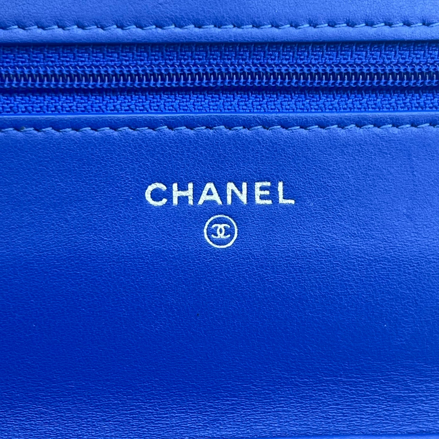 Classic Quilted Wallet On Chain Blue