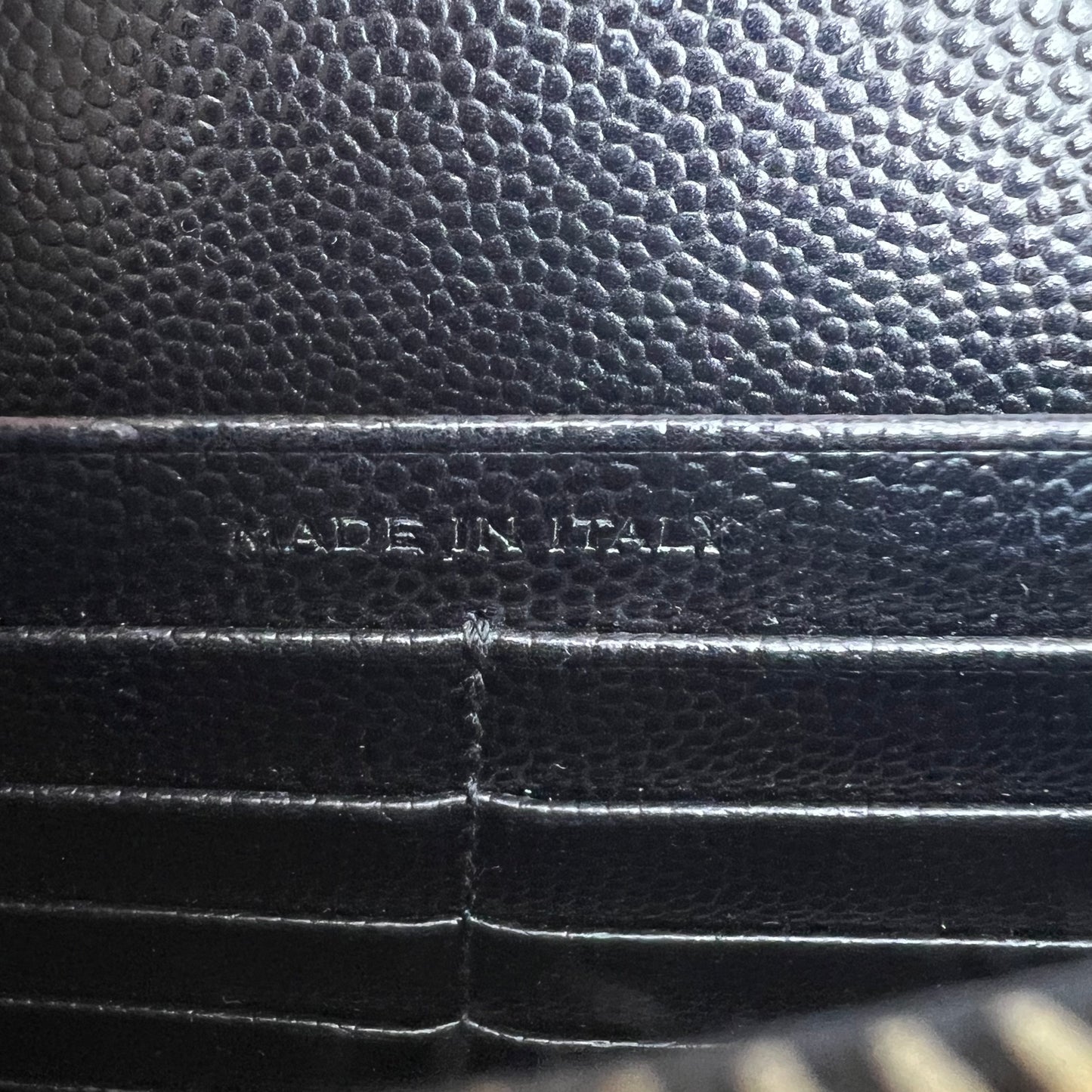 CLASSIC CASSANDRE CHAIN WALLET IN GRAIN DE POUDRE LEATHER