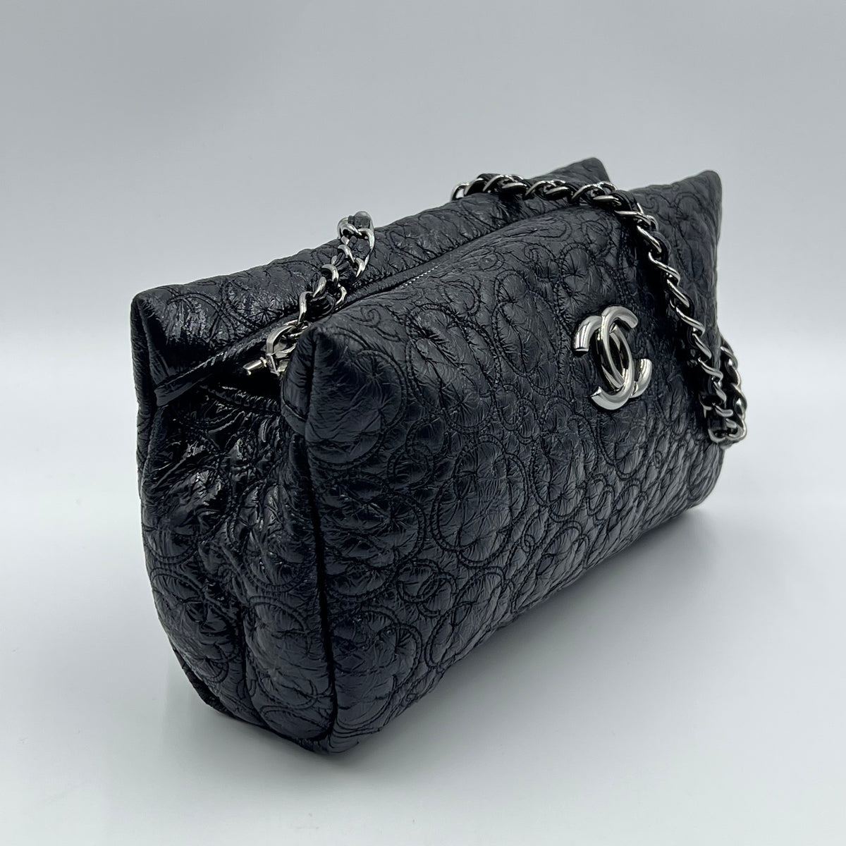 Camellia Patent Pochette