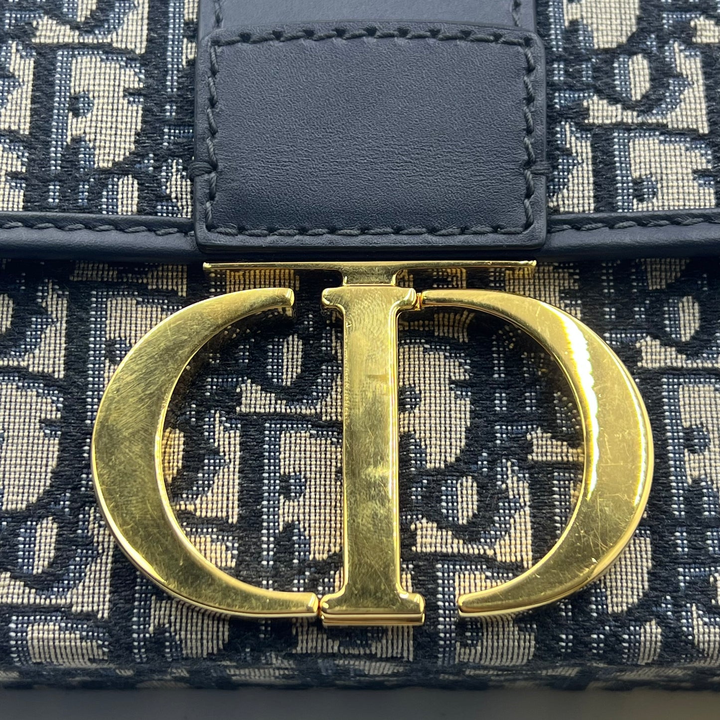Oblique 30 Montaigne Box Bag Blue