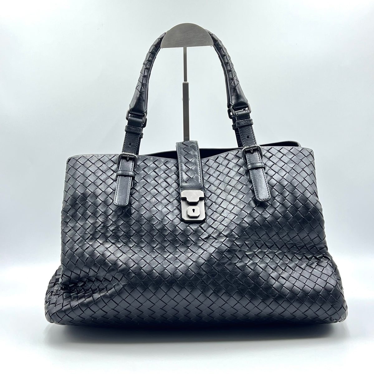 Bottega Veneta Intrecciato Medium Roma Bag Black