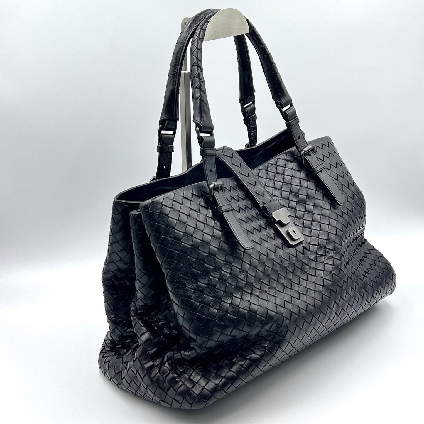 Intrecciato Medium Roma Bag Black