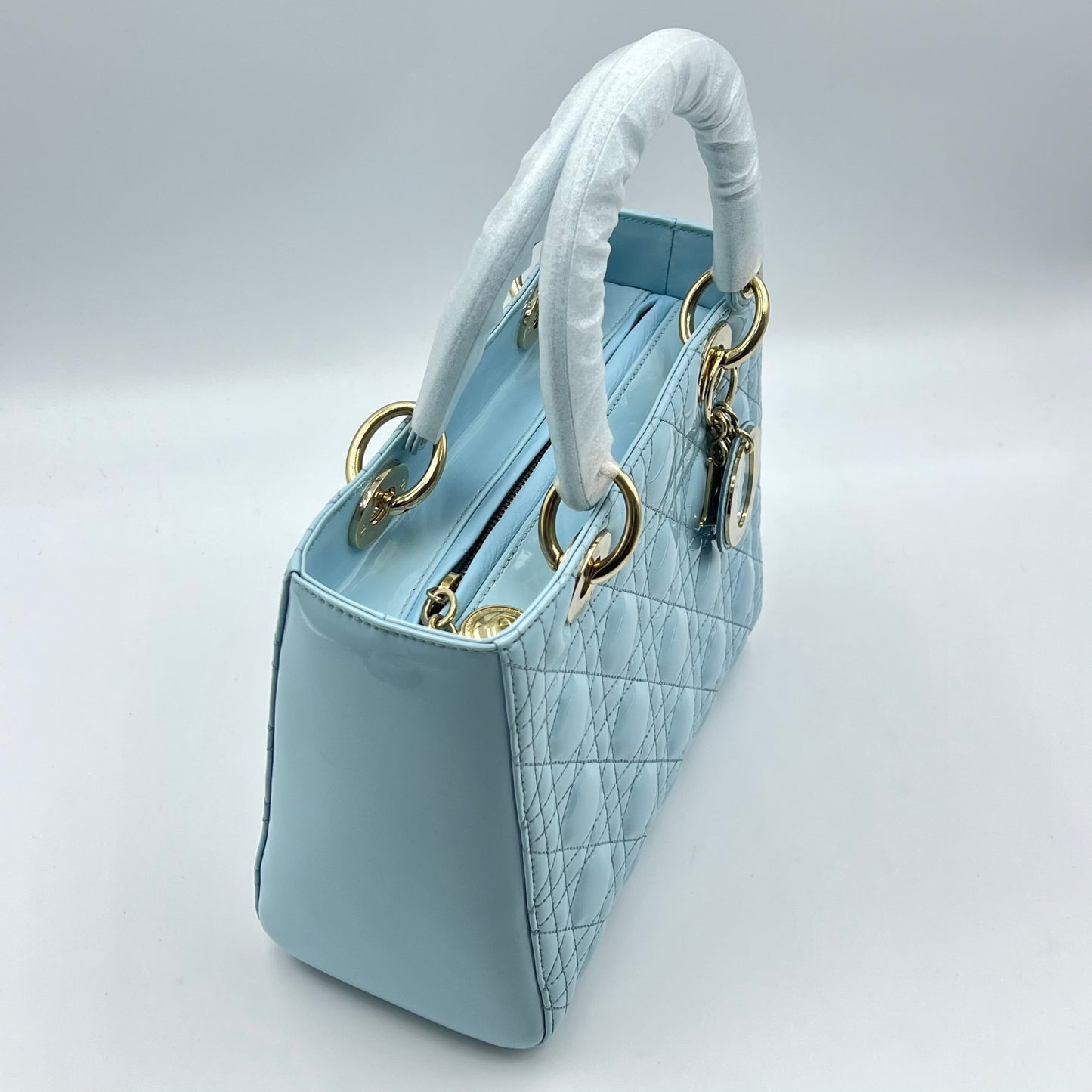 Lady Dior patent leather handbag Medium Size
